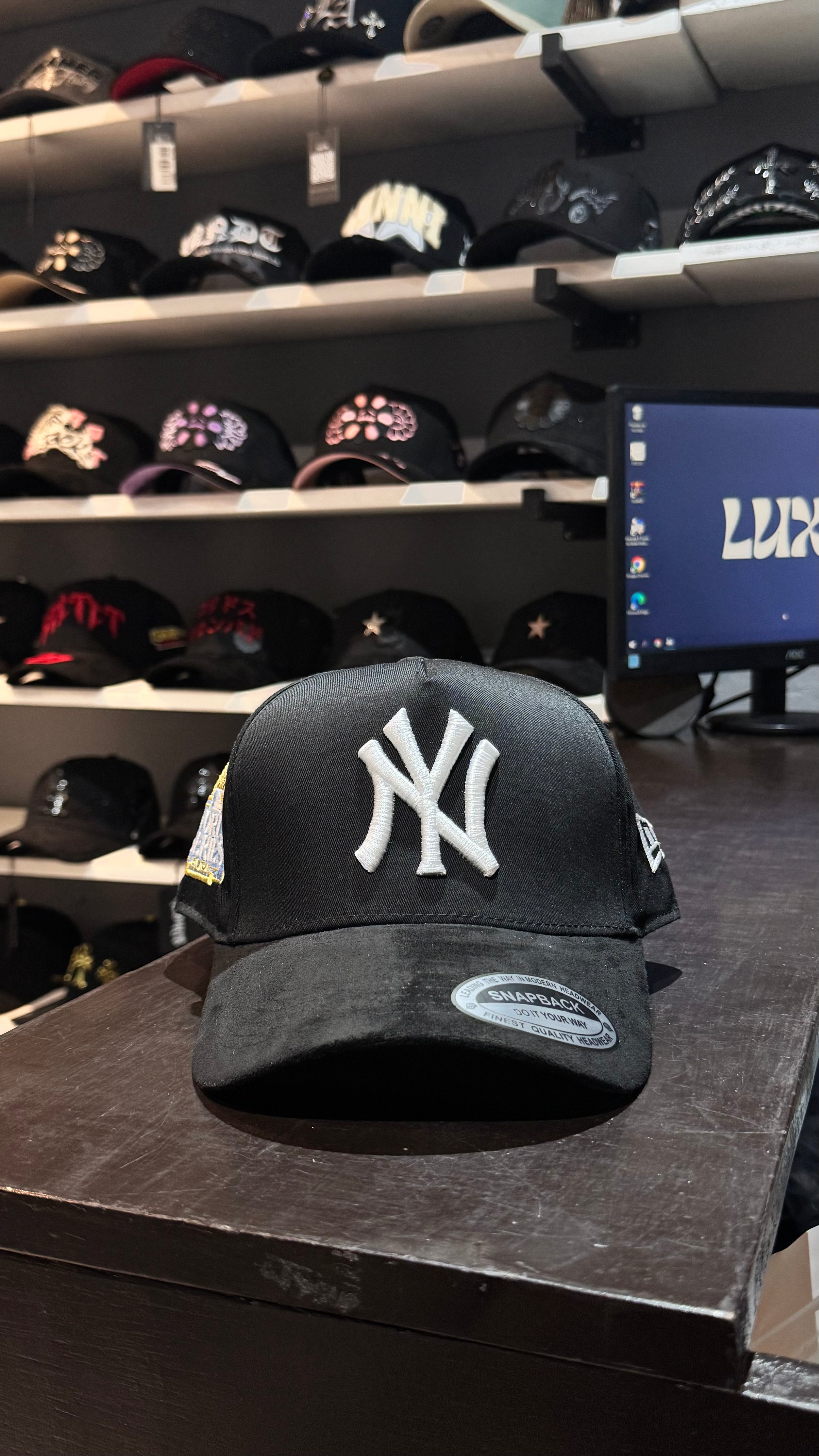 Gorra de Gamuza - NY