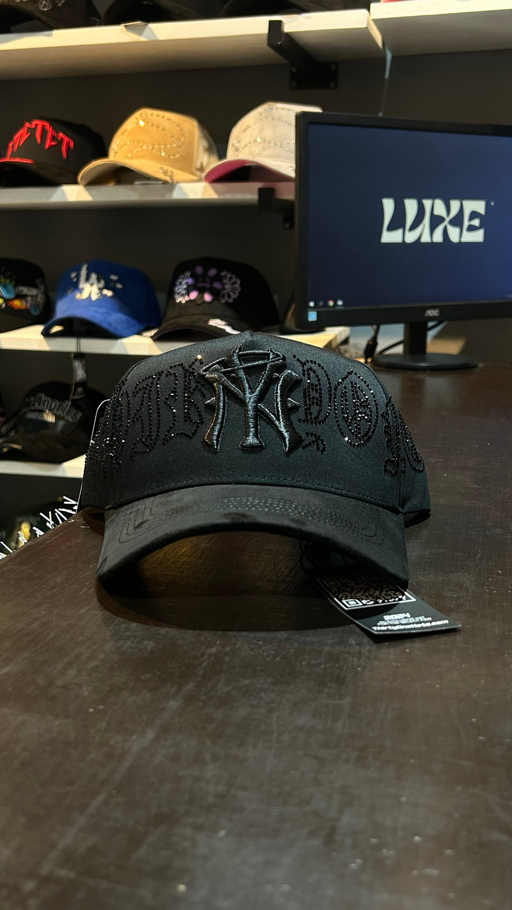 31 Hats - Crystalls Black