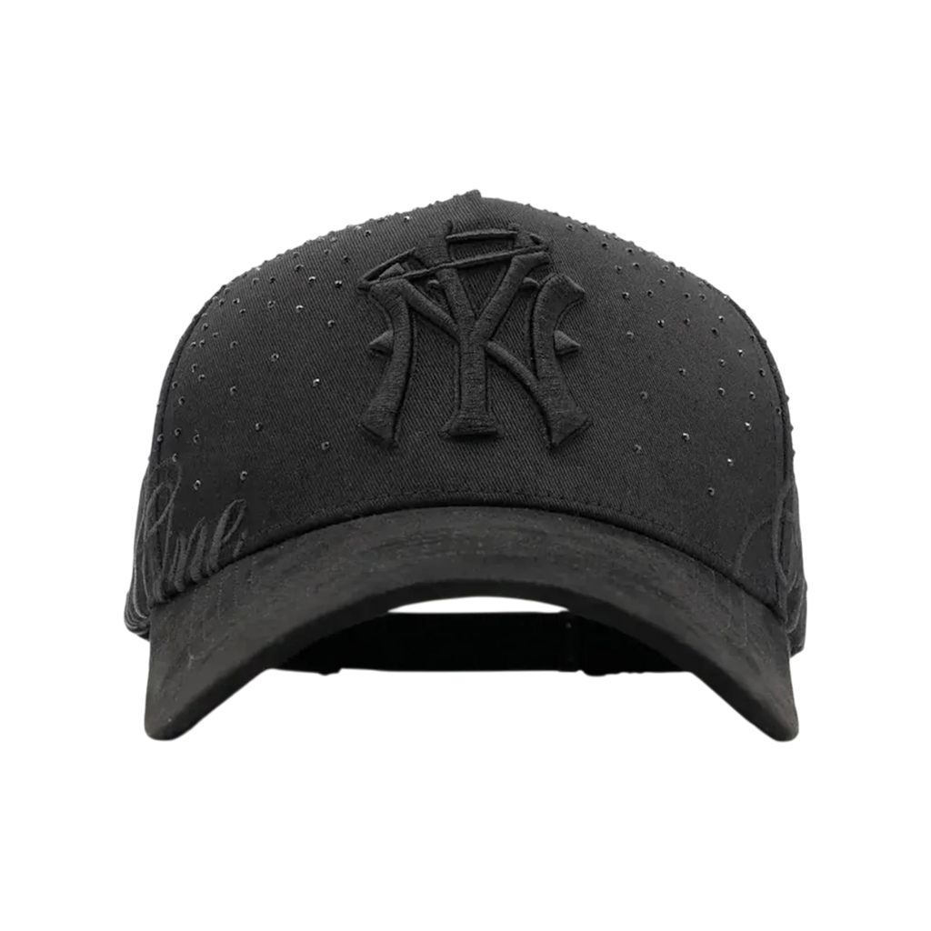 31 Hats - Forever Black