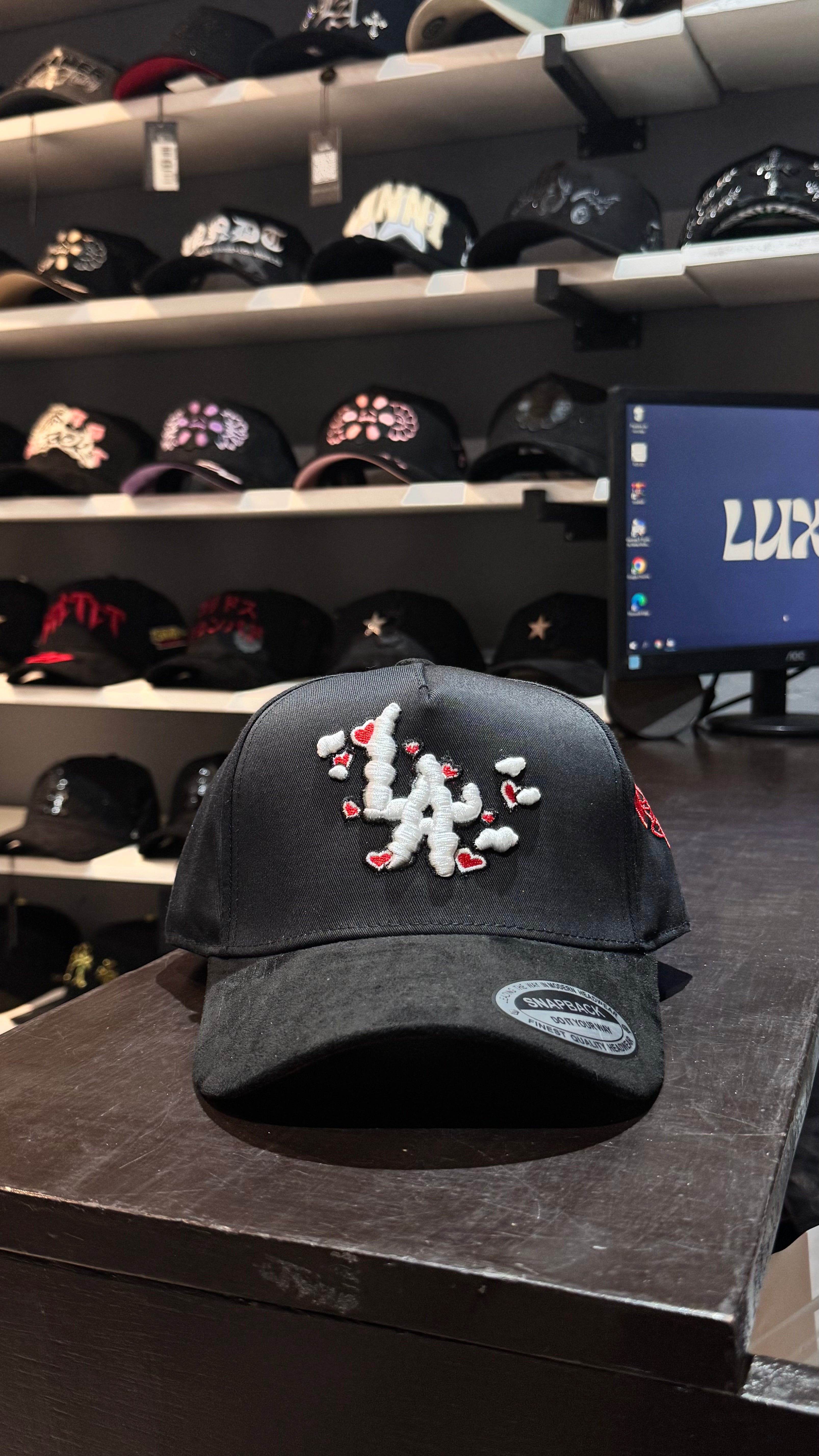 Gorra de Gamuza - LA San Valentín