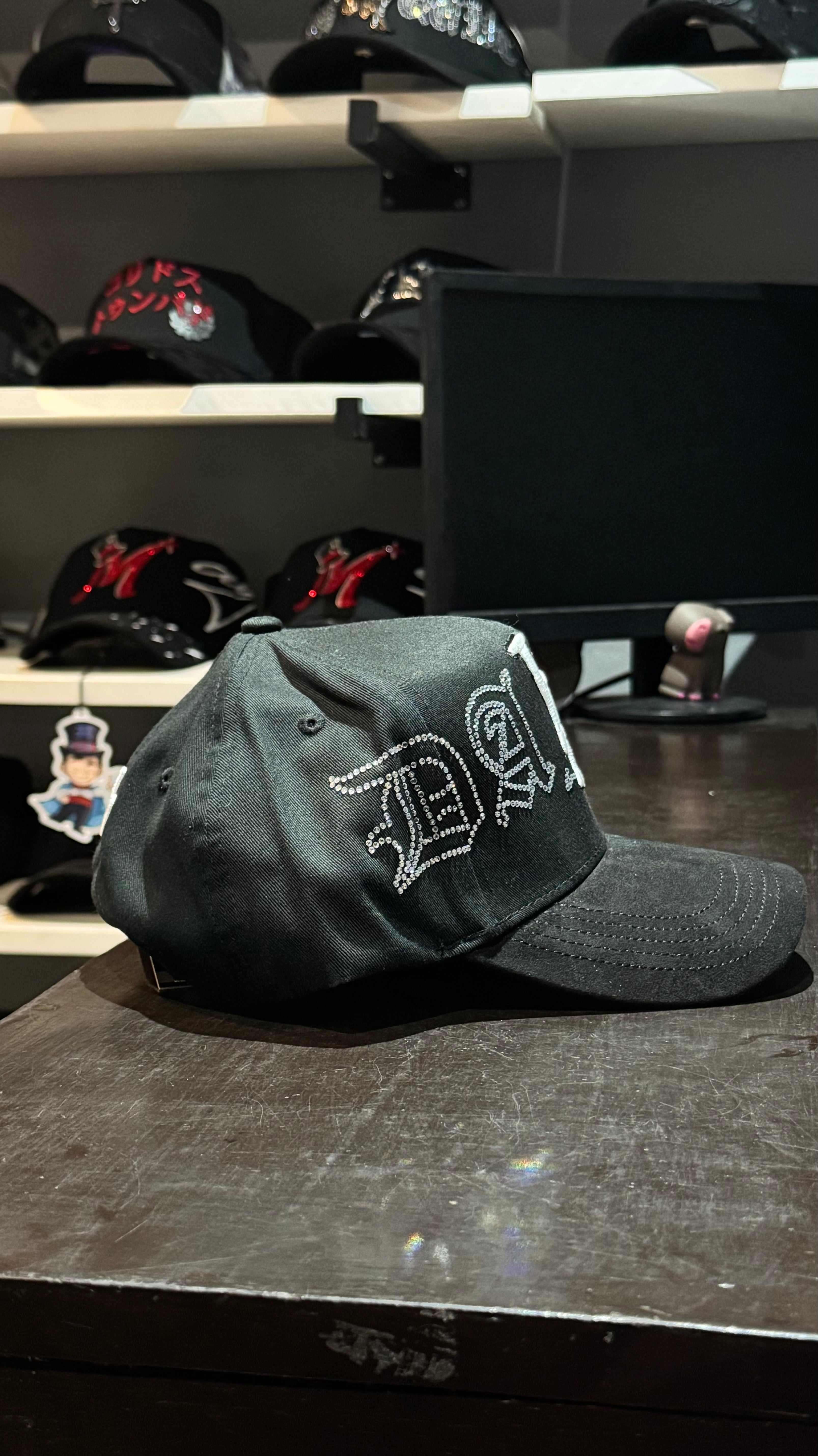 Dandy Hats - Crystalls White G5