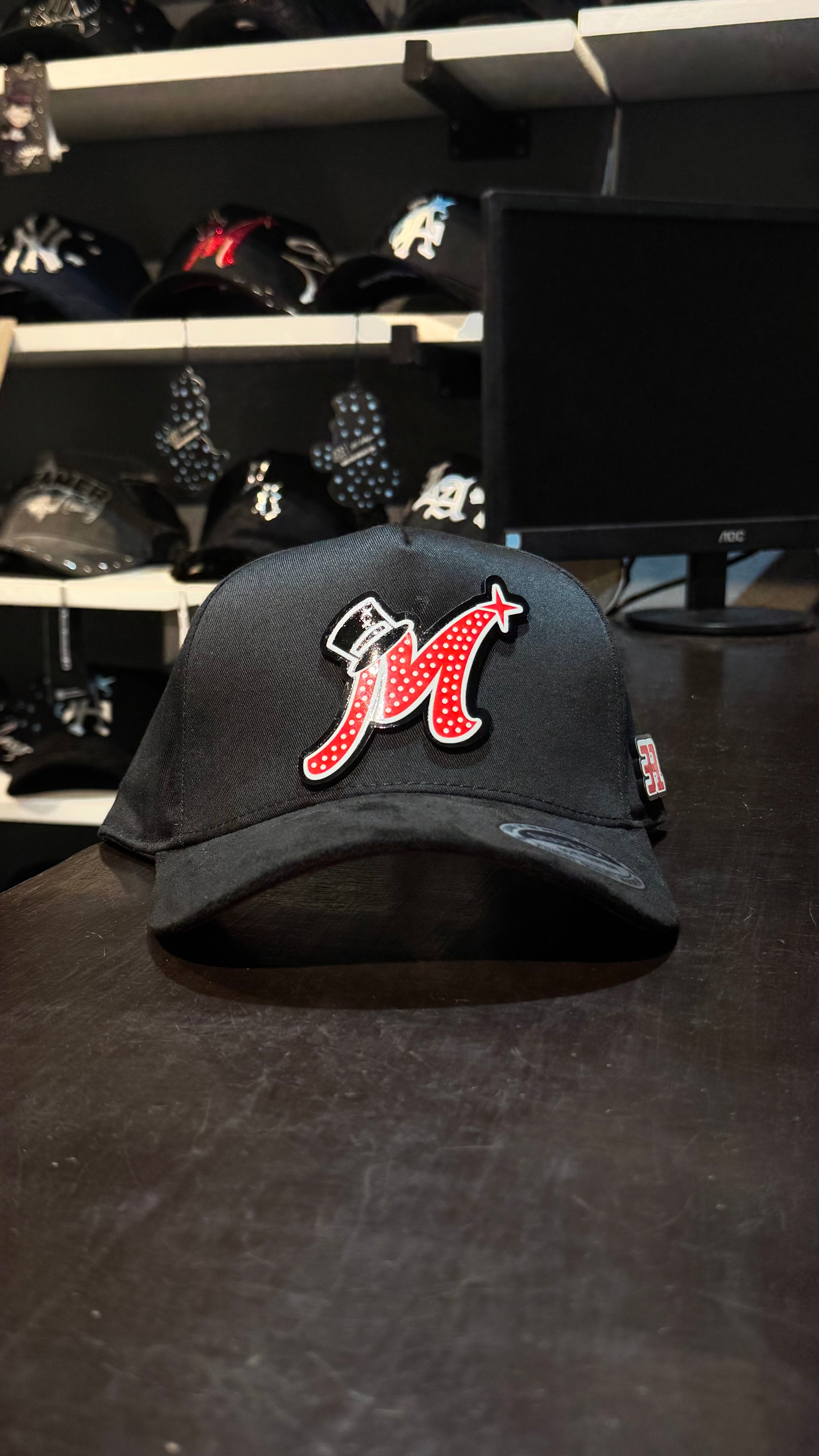 Gorra de Placa - Mago Rojo