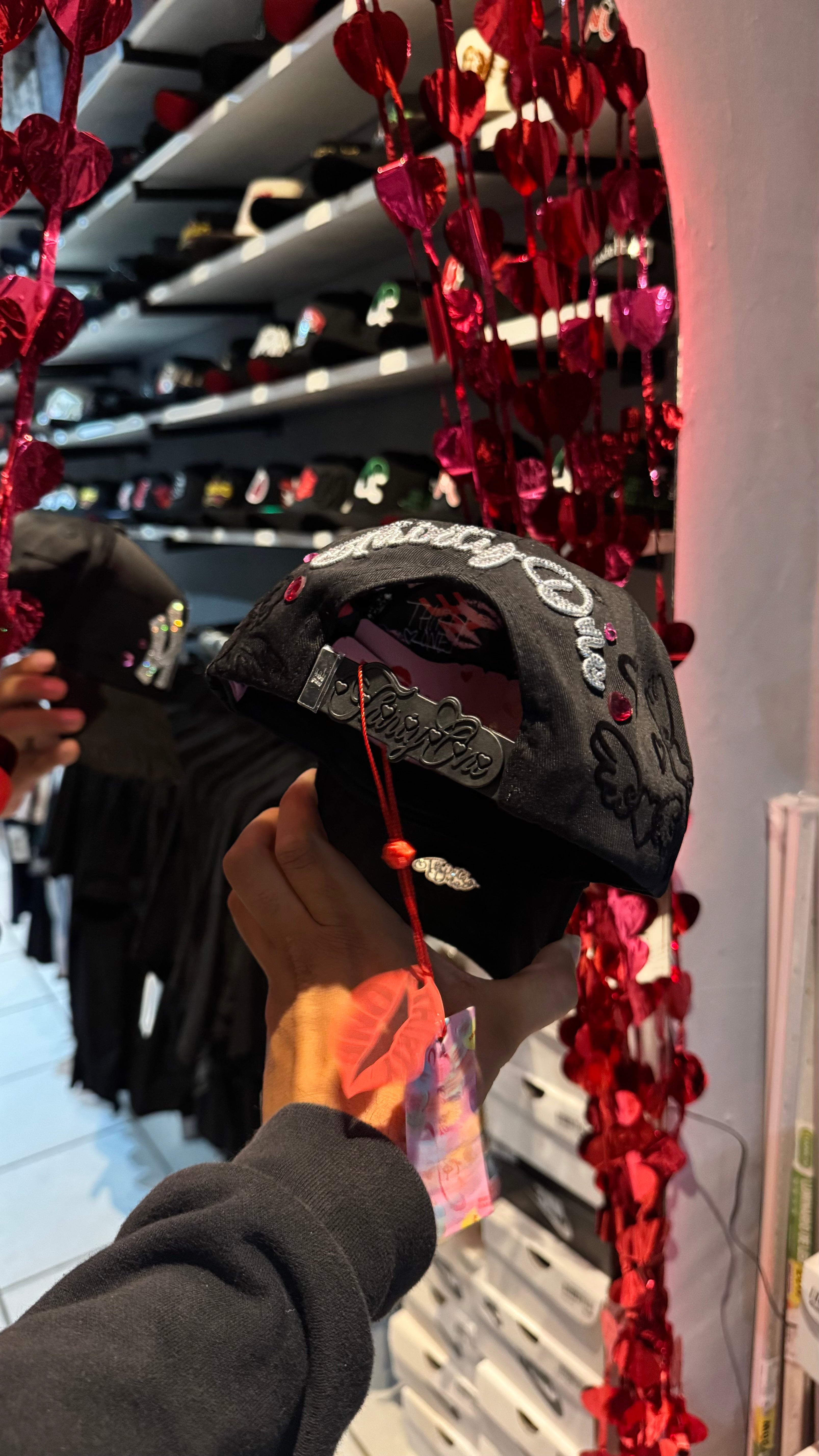 31 Hats - Lovestruck