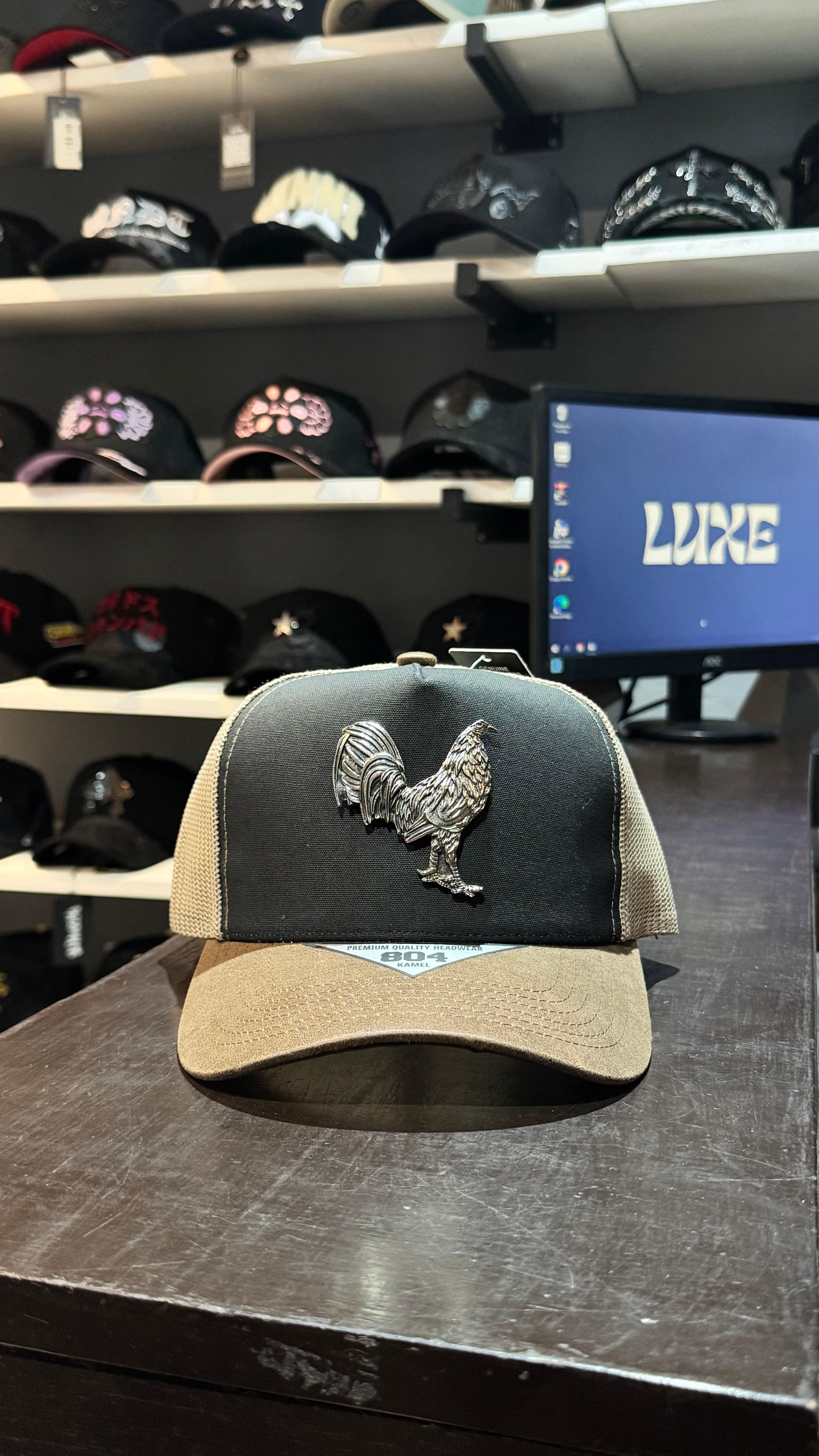 Gorra Kamel - Gallo Placa Metálica