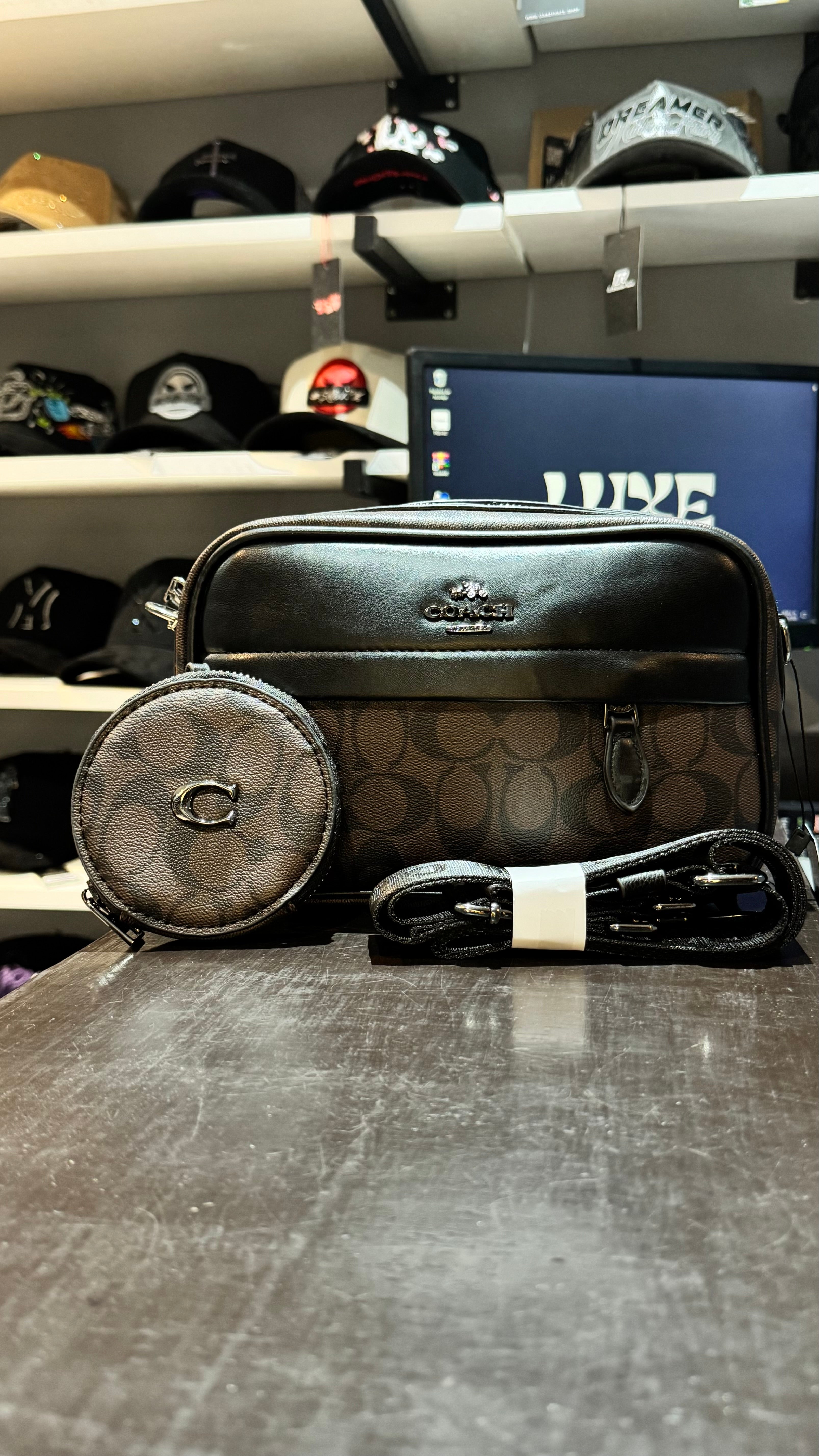 Bandolera Coach con Cartera (Café oscuro)