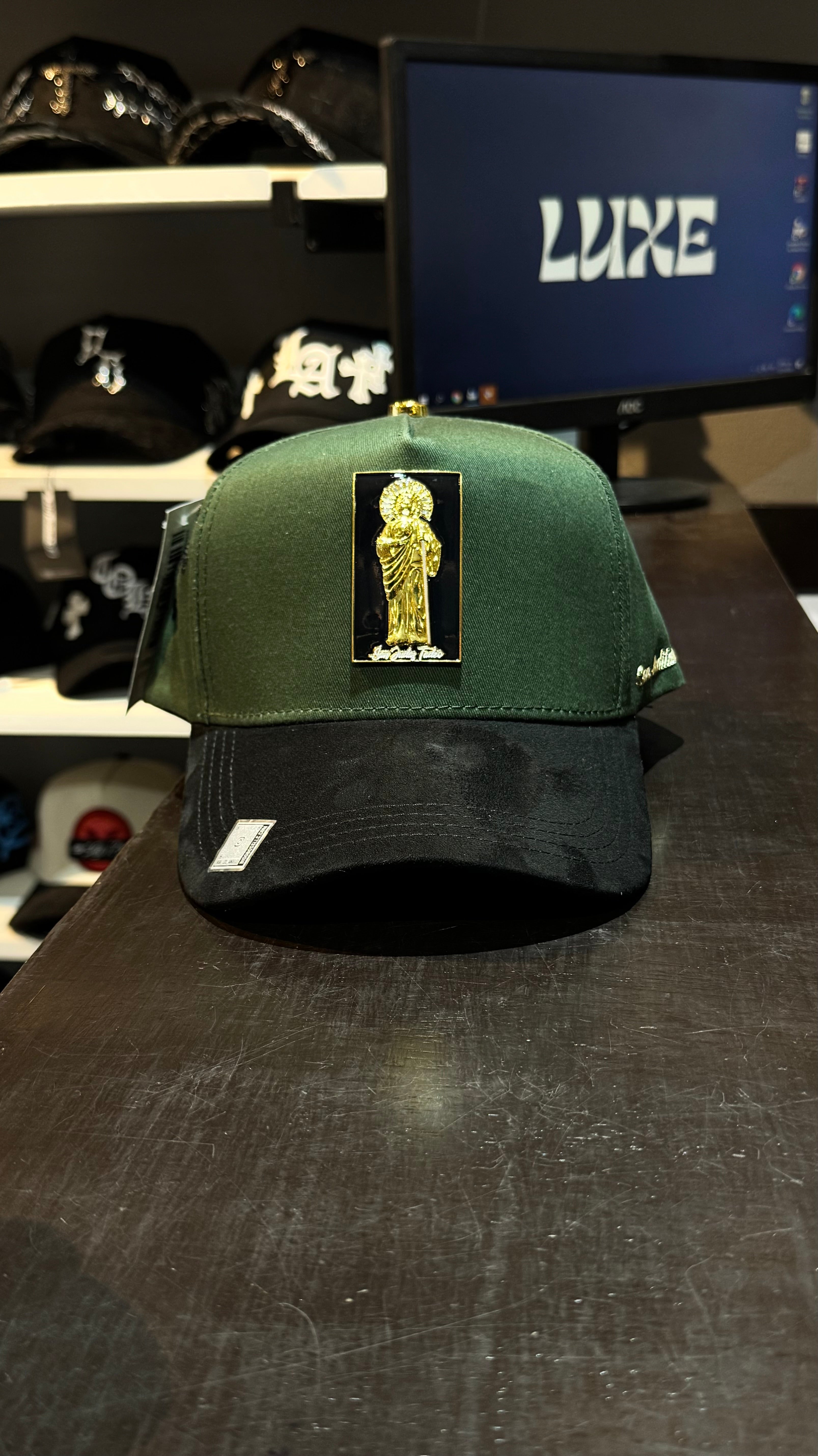 Bigg Boss - San Judas Green