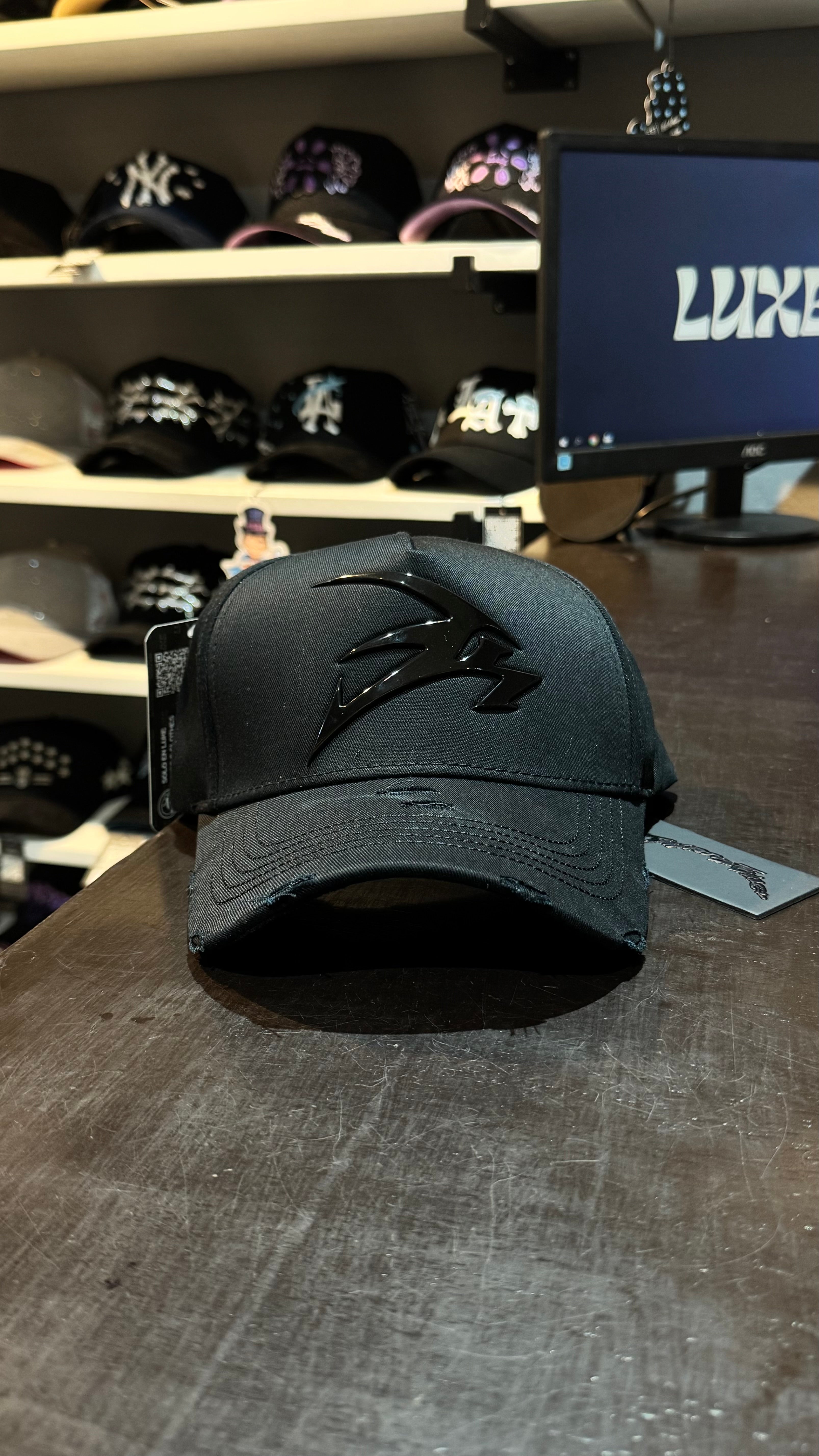 31 Hats - Black Phantom G5