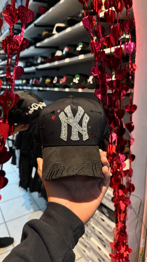 31 Hats - Lovestruck