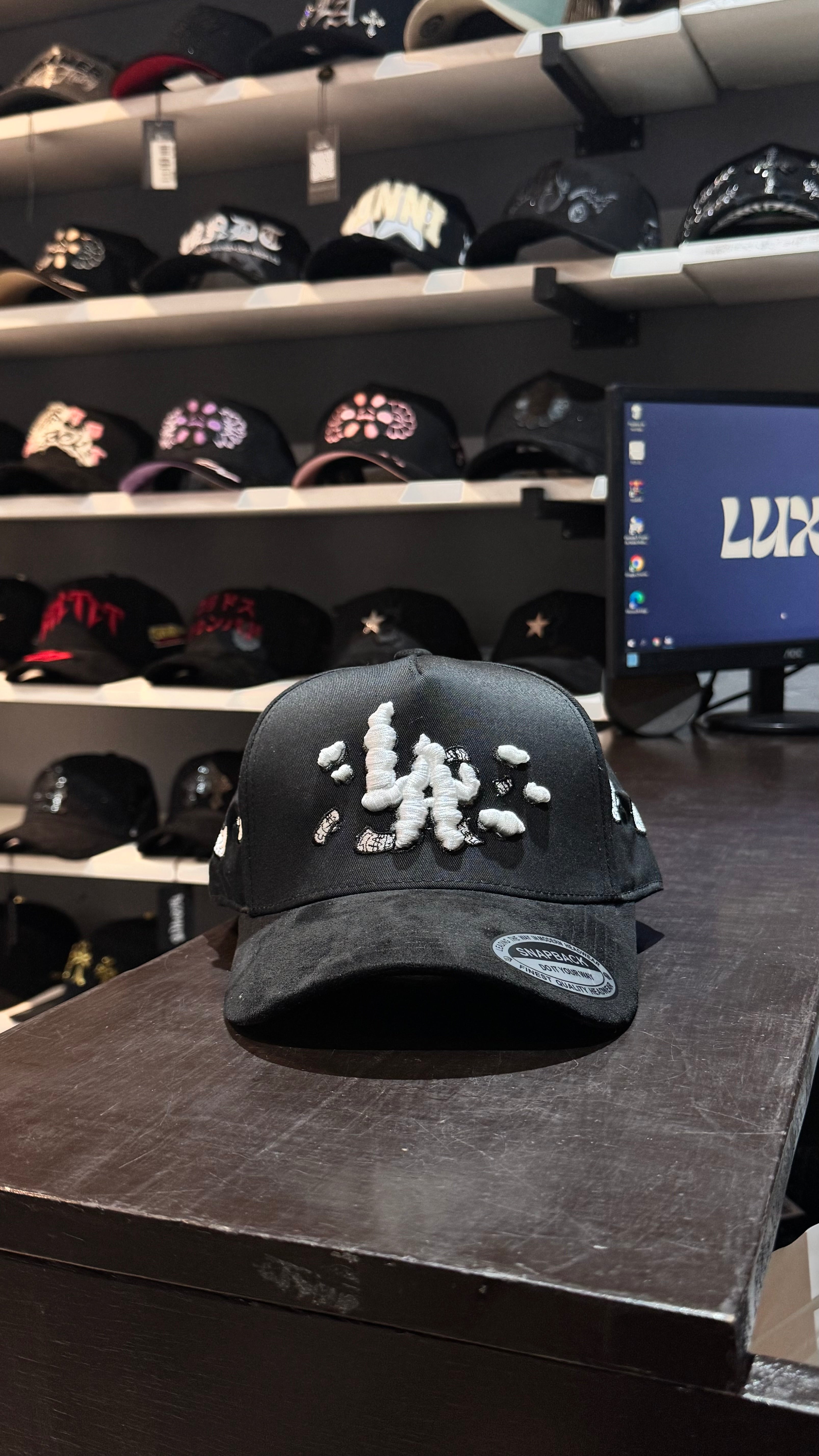 Gorra de Gamuza - La Clouds Black